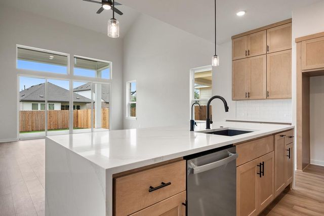 531 Darley Oak Drive, Dripping Springs, TX 78620