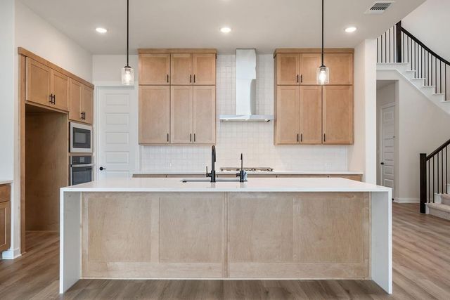 531 Darley Oak Drive, Dripping Springs, TX 78620