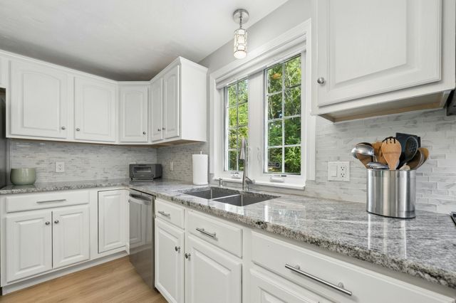 53 Rawson Rd, Webster, MA 01570