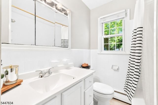 15 Stonehill Rd, Randolph Twp., NJ 07869