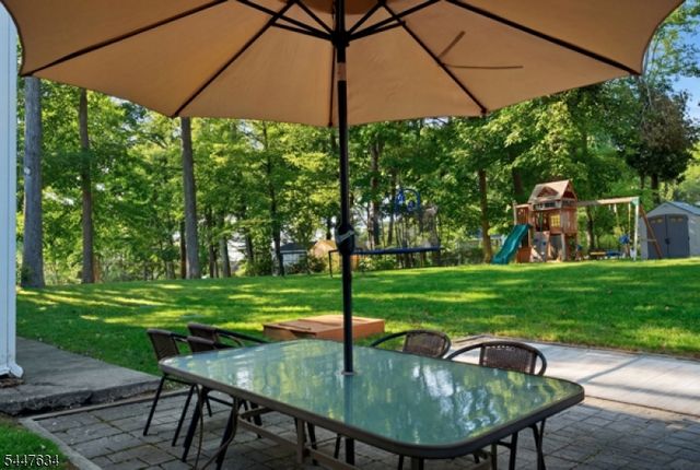 15 Stonehill Rd, Randolph Twp., NJ 07869