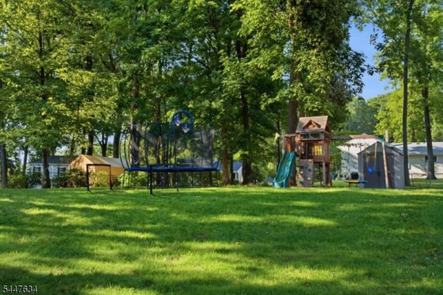 15 Stonehill Rd, Randolph Twp., NJ 07869
