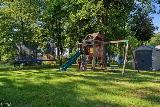 15 Stonehill Rd, Randolph Twp., NJ 07869
