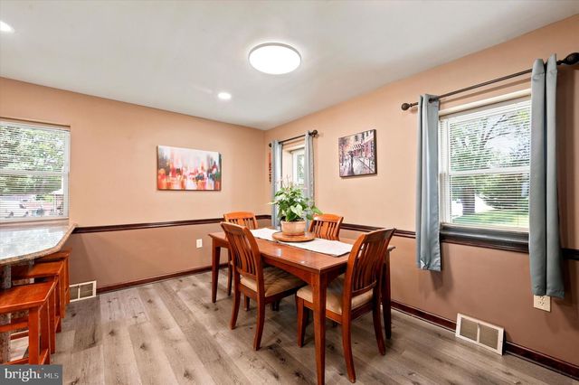 747 SURREY RD, Aldan, PA 19018