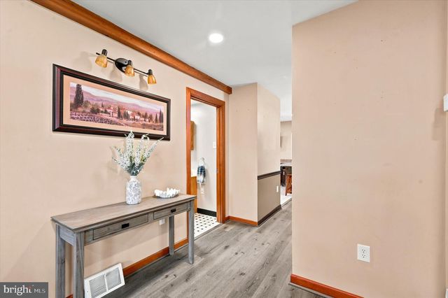 747 SURREY RD, Aldan, PA 19018