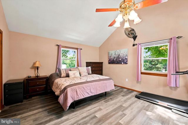 747 SURREY RD, Aldan, PA 19018