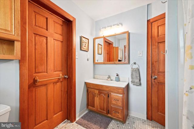 747 SURREY RD, Aldan, PA 19018