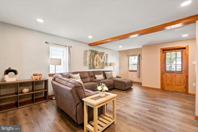 747 SURREY RD, Aldan, PA 19018