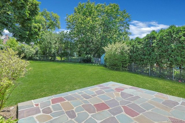 4 Calton Road, New Rochelle, NY 10804