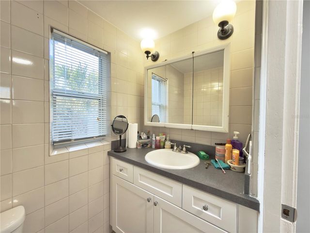 433 86TH AVENUE N, St Petersburg, FL 33702