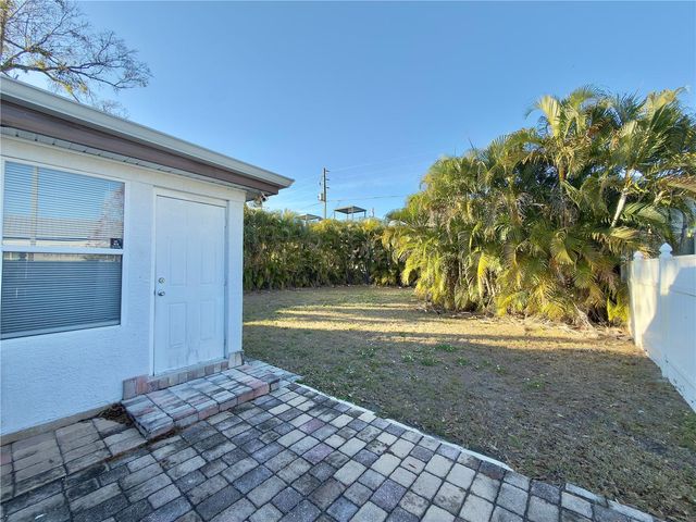 433 86TH AVENUE N, St Petersburg, FL 33702