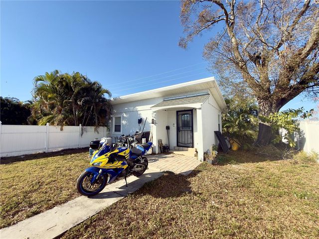 433 86TH AVENUE N, St Petersburg, FL 33702