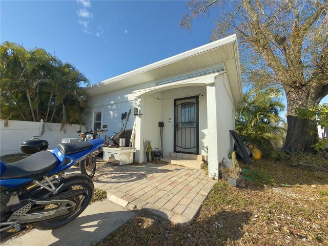 433 86TH AVENUE N, St Petersburg, FL 33702
