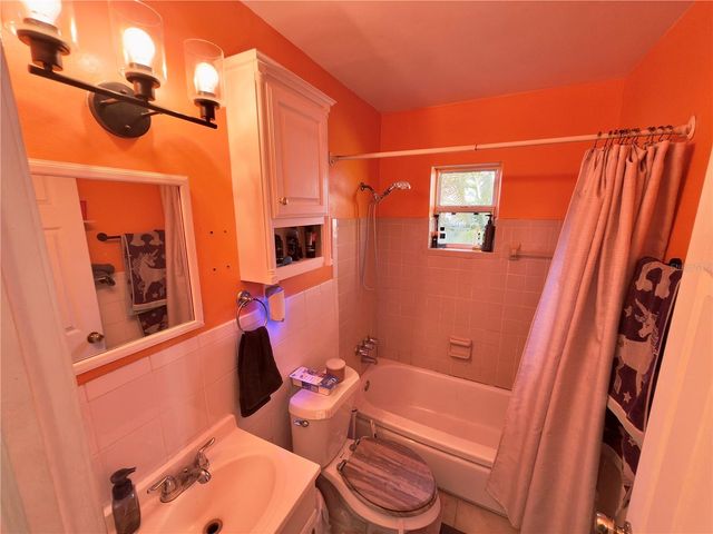 433 86TH AVENUE N, St Petersburg, FL 33702