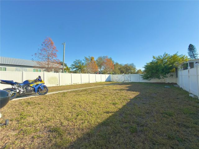 433 86TH AVENUE N, St Petersburg, FL 33702