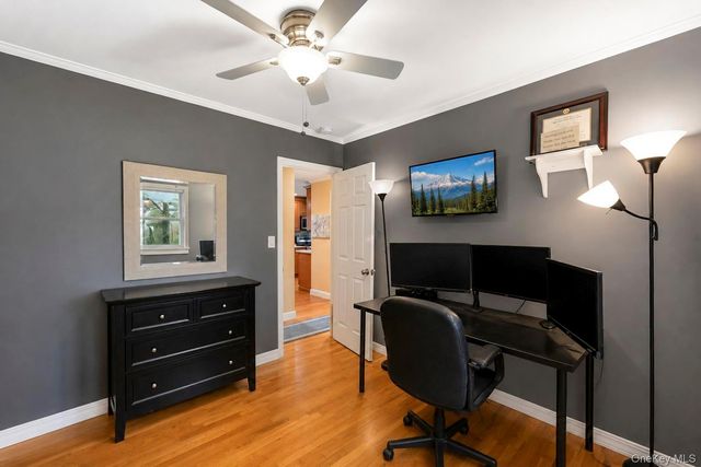 18 Cornell Lane, Hicksville, NY 11801
