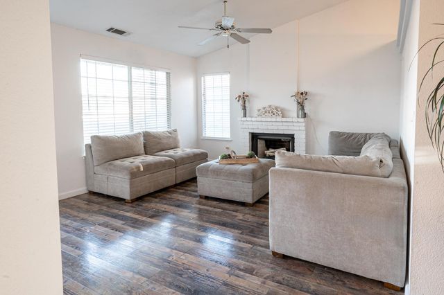 4186 Donald Dr, Olivehurst, CA 95961