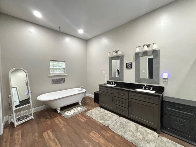 516 County Road 4800, Warren, TX 77664