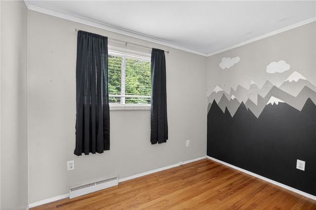 279 Woodridge Dr, Green Tree, PA 15106