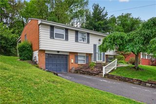 279 Woodridge Dr, Green Tree, PA 15106