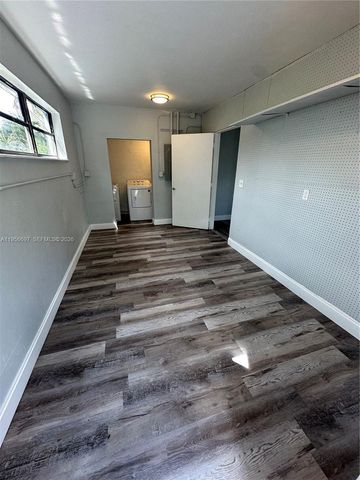 1306 NW 11th Pl, Fort Lauderdale, FL 33311