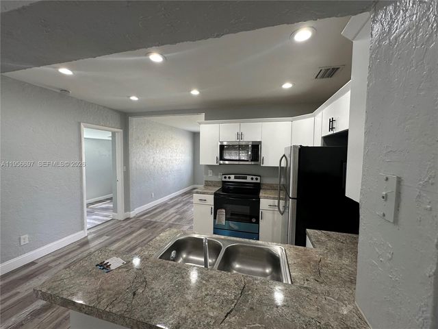 1306 NW 11th Pl, Fort Lauderdale, FL 33311