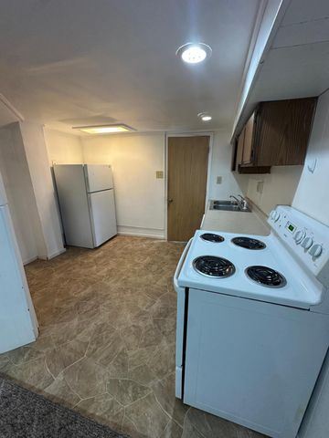 1036 College Street N, Fargo, ND 58102