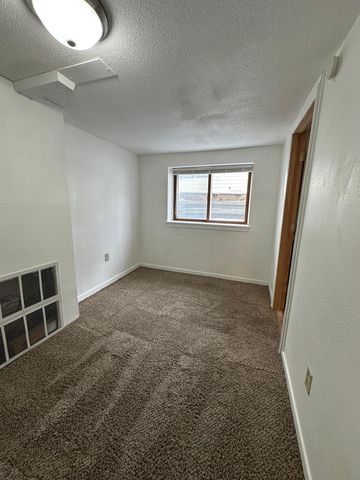 1036 College Street N, Fargo, ND 58102