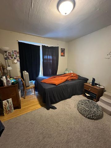 1036 College Street N, Fargo, ND 58102