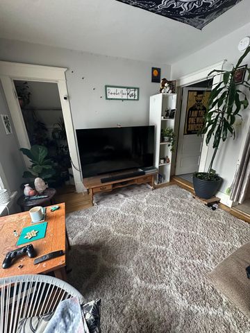 1036 College Street N, Fargo, ND 58102