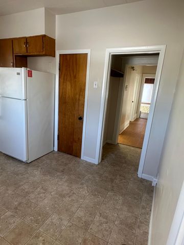 1036 College Street N, Fargo, ND 58102