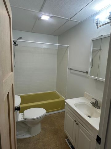 1036 College Street N, Fargo, ND 58102