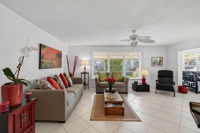 1305 High Point Way SE D, Delray Beach, FL 33445