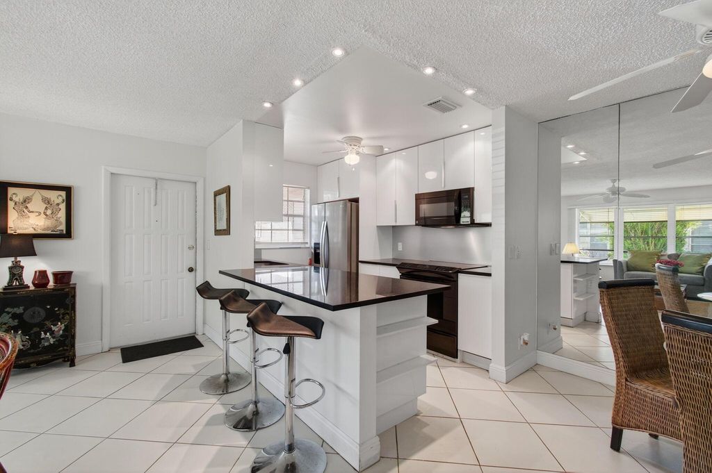 1305 High Point Way SE D, Delray Beach, FL 33445
