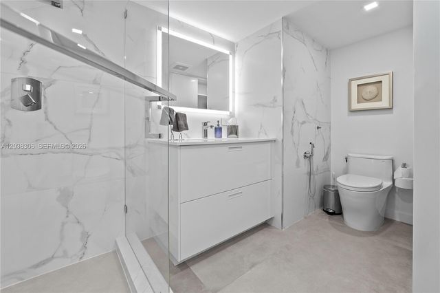 7135 Collins Ave 1216, Miami Beach, FL 33141