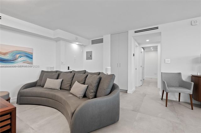 7135 Collins Ave 1216, Miami Beach, FL 33141