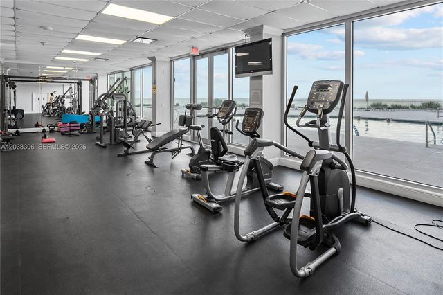 7135 Collins Ave 1216, Miami Beach, FL 33141