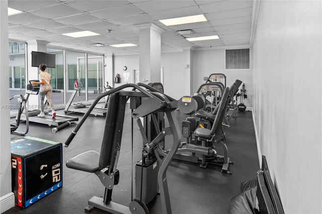 7135 Collins Ave 1216, Miami Beach, FL 33141