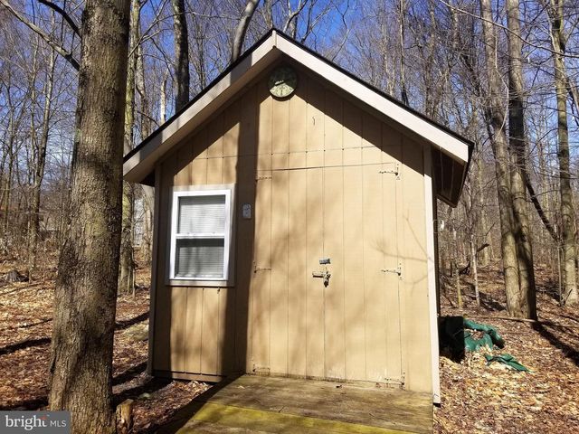 4116 WINONA DR, Pocono Lake, PA 18347