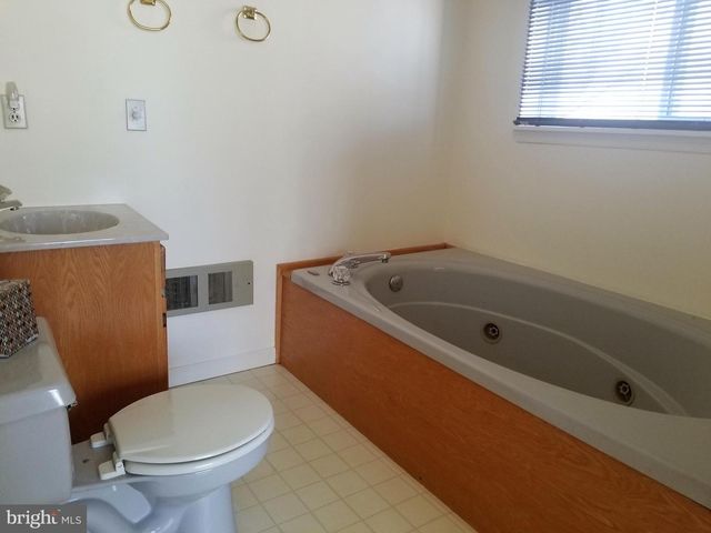4116 WINONA DR, Pocono Lake, PA 18347