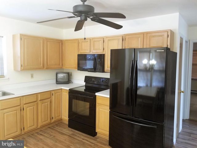 4116 WINONA DR, Pocono Lake, PA 18347