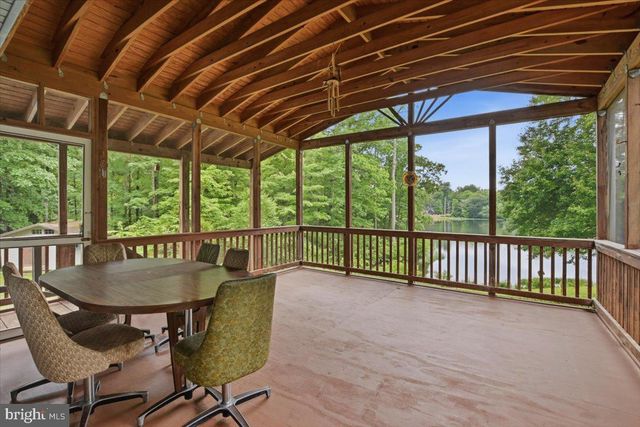 1022 LAKEVIEW DR, Stafford, VA 22556