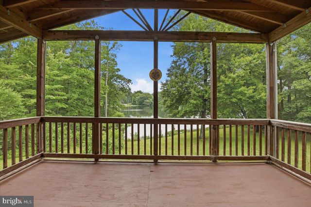 1022 LAKEVIEW DR, Stafford, VA 22556