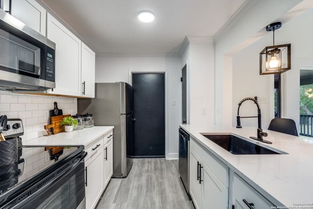 11915 Los Cerros, San Antonio, TX 78233