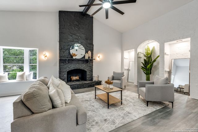 11915 Los Cerros, San Antonio, TX 78233