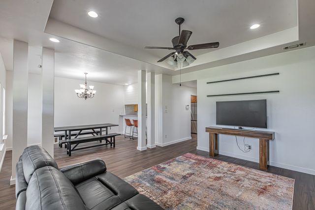 204 S Spring Branch Trail, Springtown, TX 76082