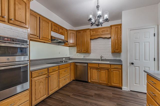 204 S Spring Branch Trail, Springtown, TX 76082