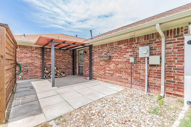 204 S Spring Branch Trail, Springtown, TX 76082
