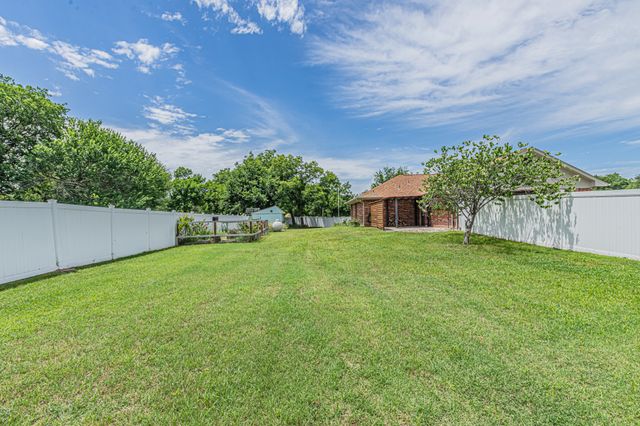 204 S Spring Branch Trail, Springtown, TX 76082