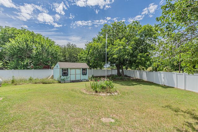 204 S Spring Branch Trail, Springtown, TX 76082